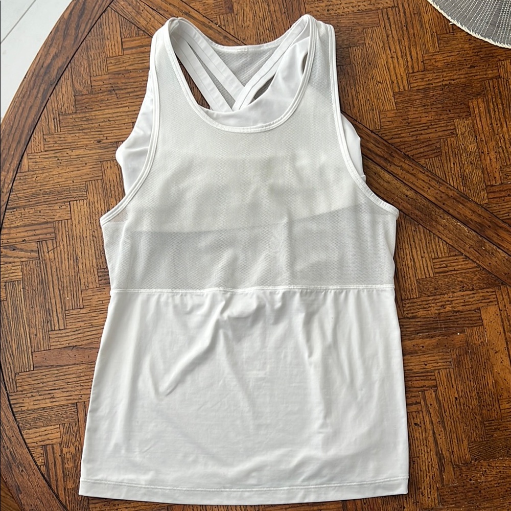 Women's Lululemon White Mesh Tank Top Built in sports bra size 6